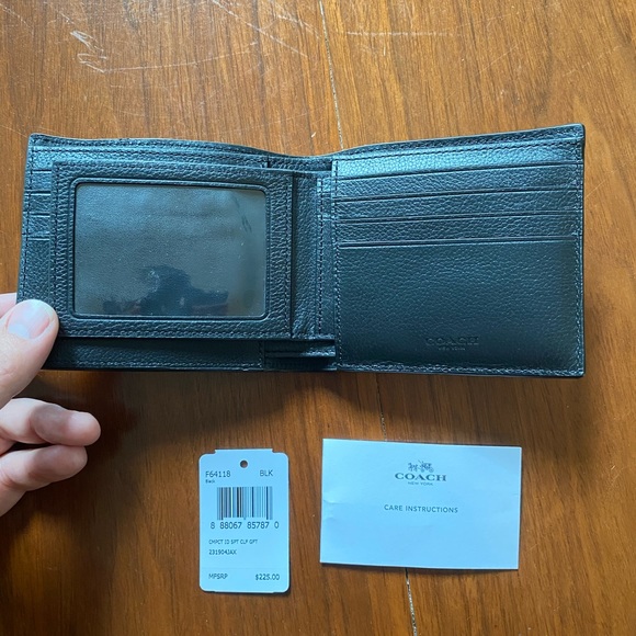 Coach NY men’s wallet NWT! - Picture 3 of 3